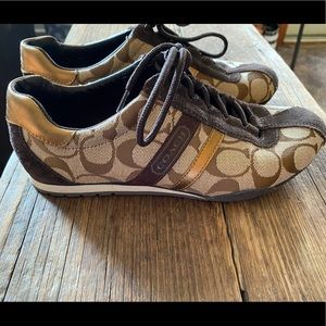 Coach Signature  Print Katelyn Q170 Size 6 Shoe